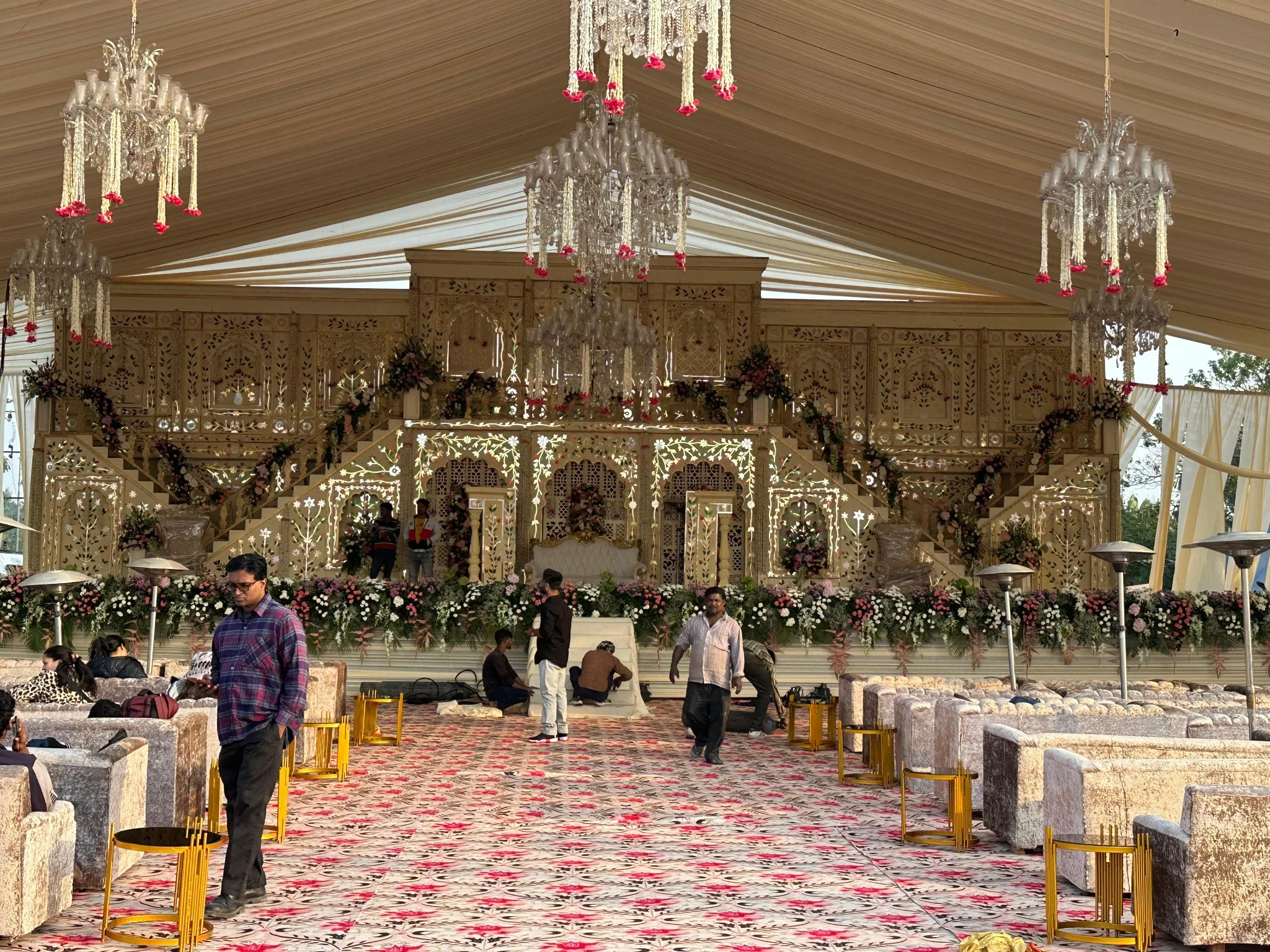 Royal Decor